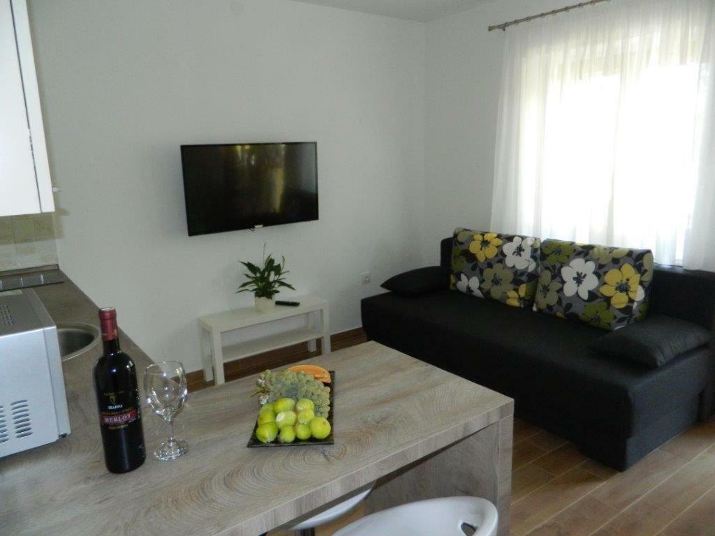 Apartments M&B สเวติยูไร ภายนอก รูปภาพ
