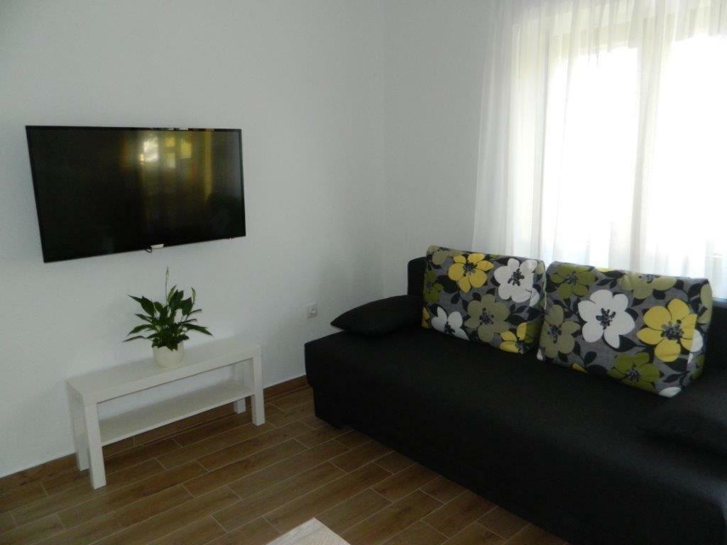 Apartments M&B สเวติยูไร ภายนอก รูปภาพ