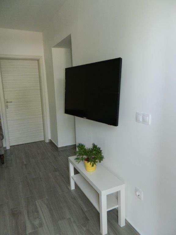 Apartments M&B สเวติยูไร ภายนอก รูปภาพ