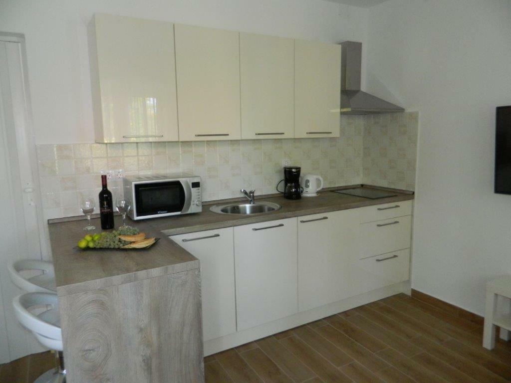 Apartments M&B สเวติยูไร ภายนอก รูปภาพ