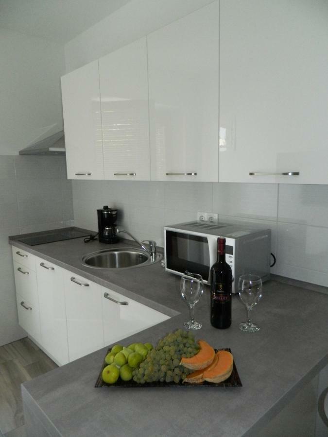 Apartments M&B สเวติยูไร ภายนอก รูปภาพ